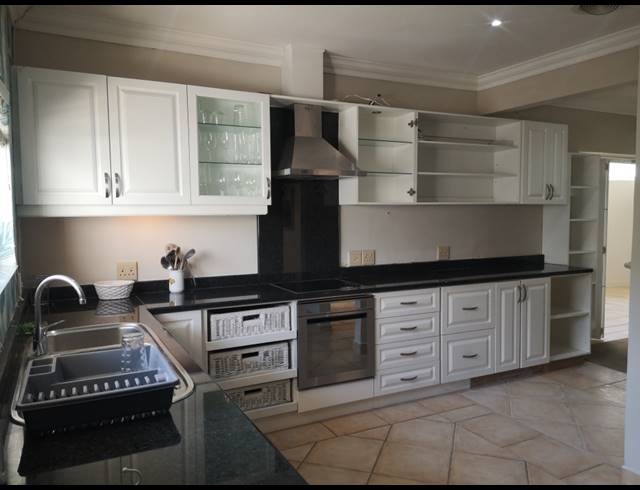 4 BEDROOM GATED ESTATE TO LET IN LA LUCIA